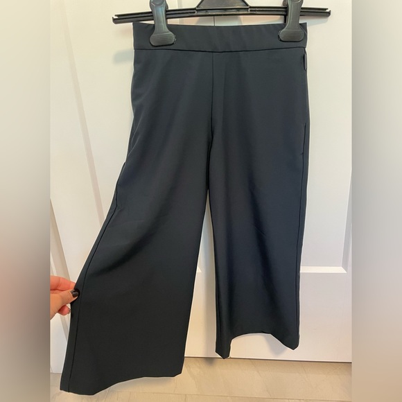 Hugo Boss Girl Pant. Size 8.  Like new ! - Picture 3 of 4